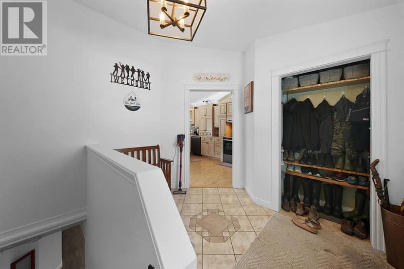 289 Old Martin Road — photo 2 of 40
