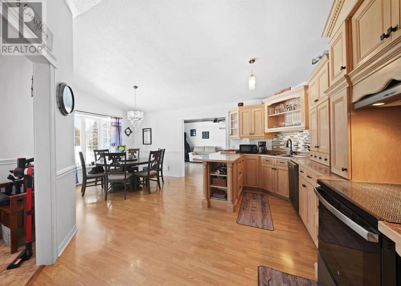 289 Old Martin Road — photo 9 of 40