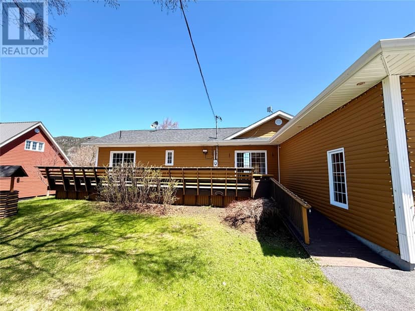 9 Regatta Drive — photo 4 of 40