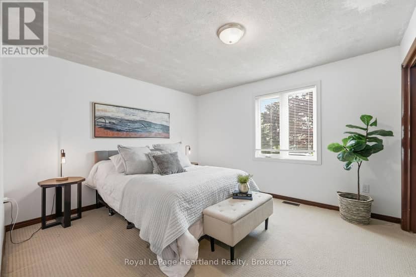 6 Alexander Street — photo 19 of 40