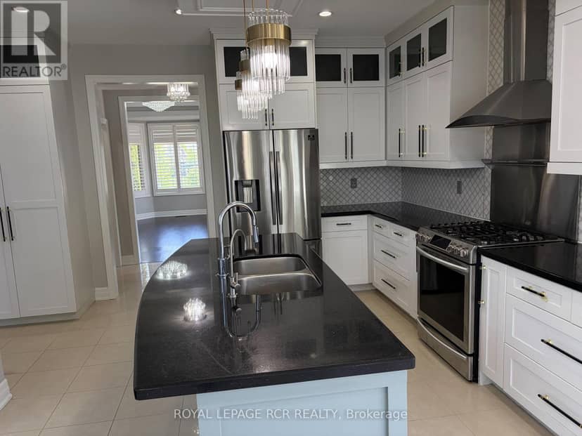 25 Brookhaven Crescent — photo 13 of 40