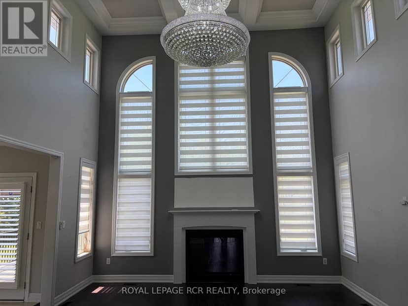 25 Brookhaven Crescent — photo 9 of 40
