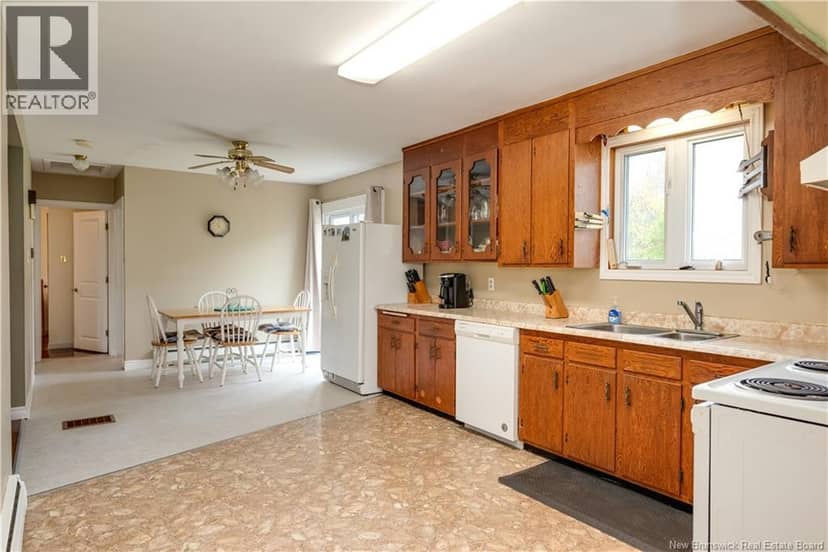 5712 King Street, Riverside-Albert, photo 7