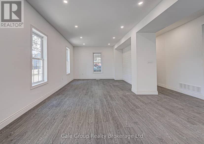203 Talbot Street S — photo 15 of 40