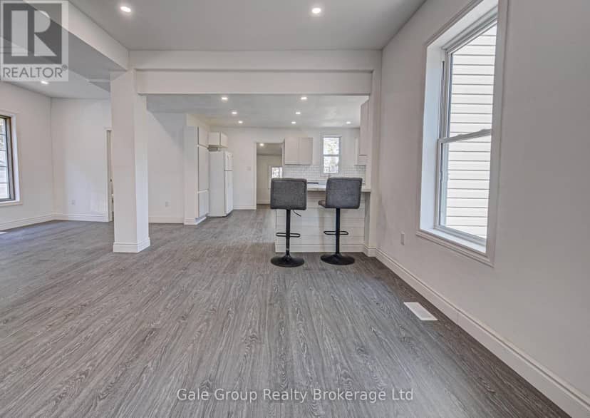 203 Talbot Street S — photo 17 of 40