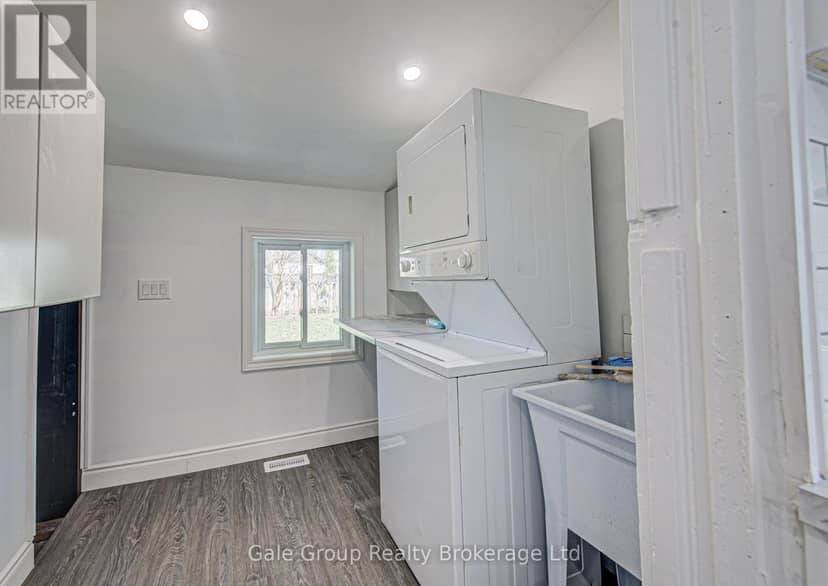 203 Talbot Street S — photo 27 of 40