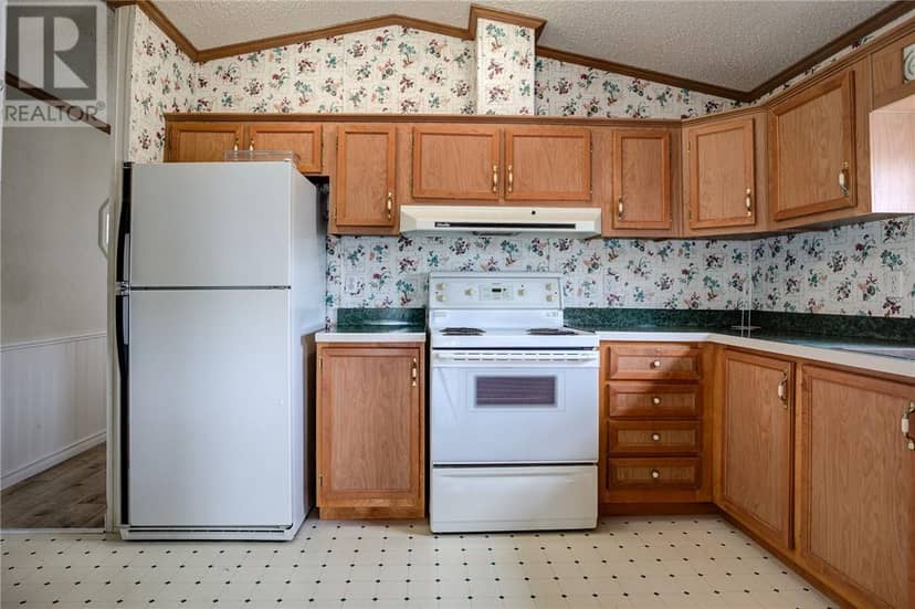 92 Corbin Avenue, Wahnapitae, photo 8