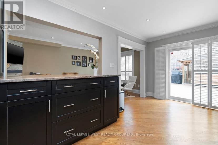 859 Mays Crescent — photo 16 of 39