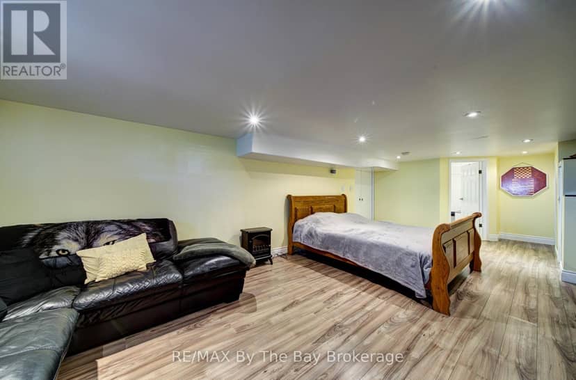 31 Saunders Street — photo 33 of 40