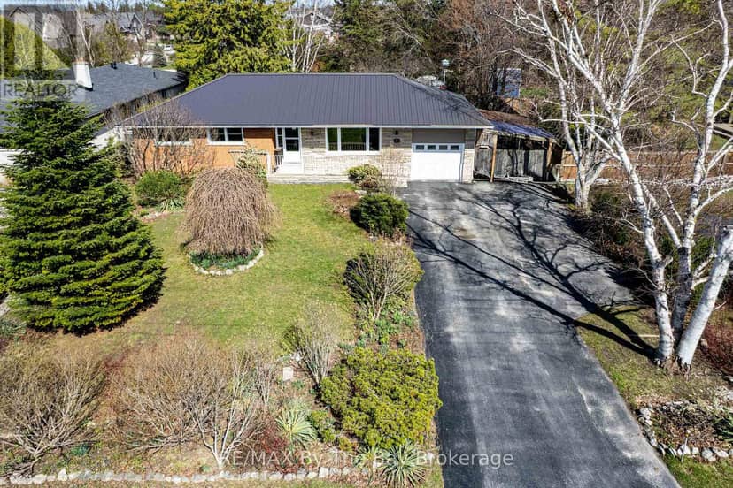 31 Saunders Street — photo 3 of 40