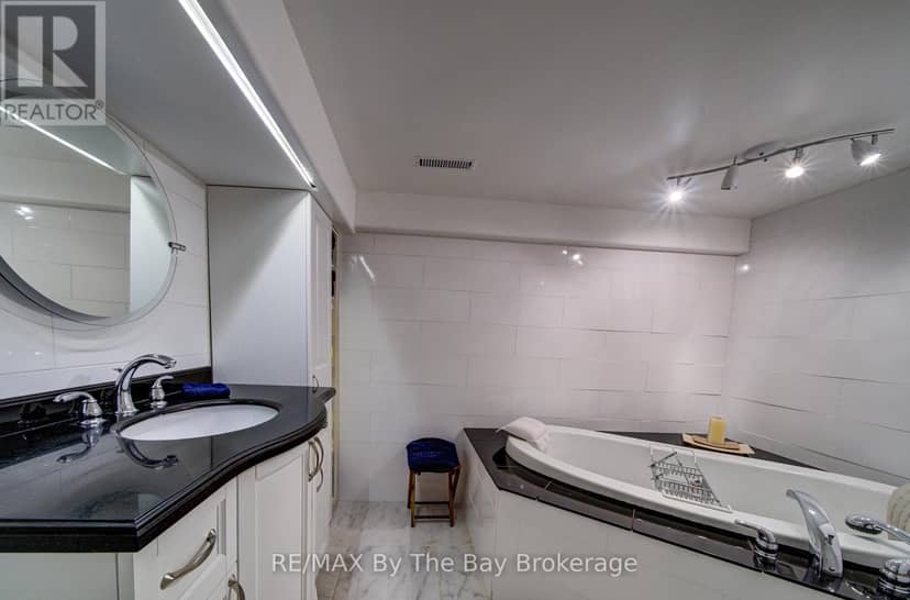 31 Saunders Street — photo 35 of 40
