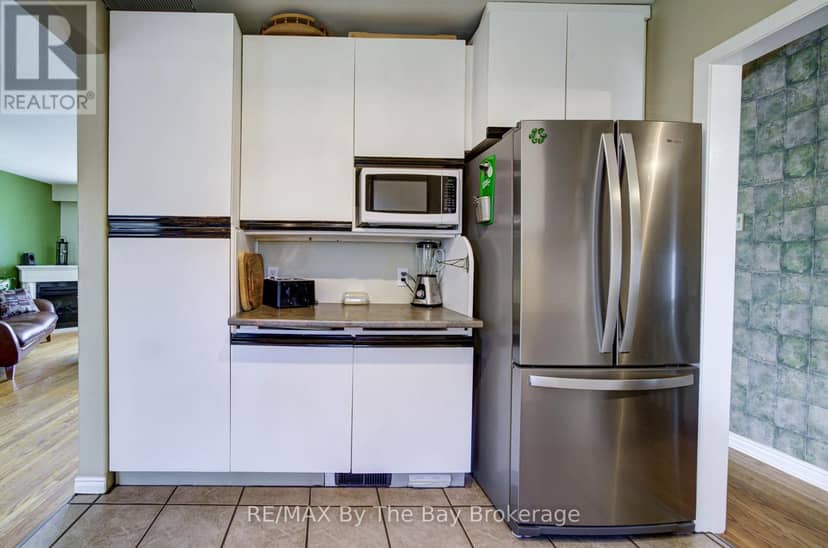 31 Saunders Street — photo 19 of 40