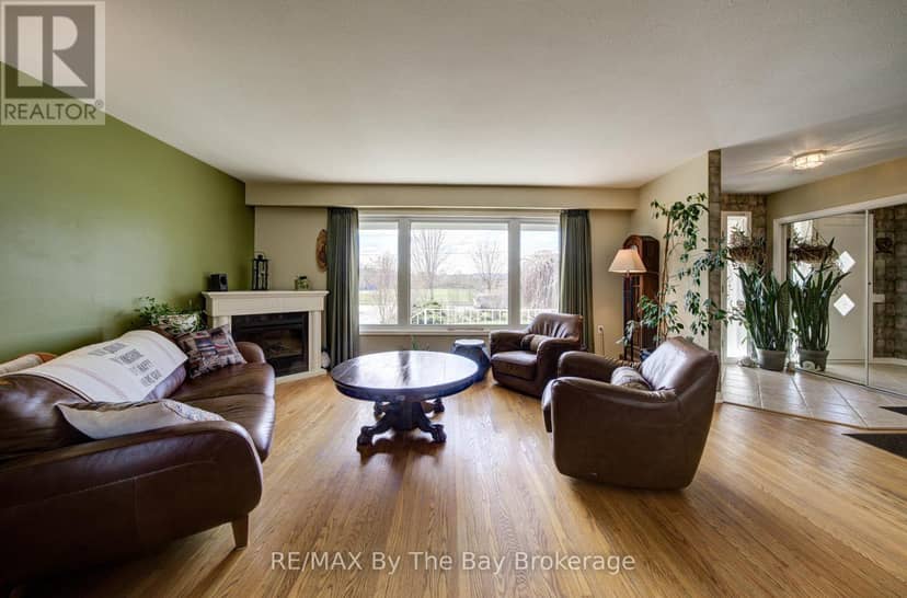 31 Saunders Street — photo 12 of 40