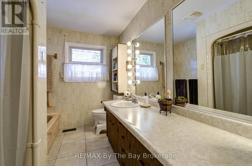 31 Saunders Street — photo 22 of 40