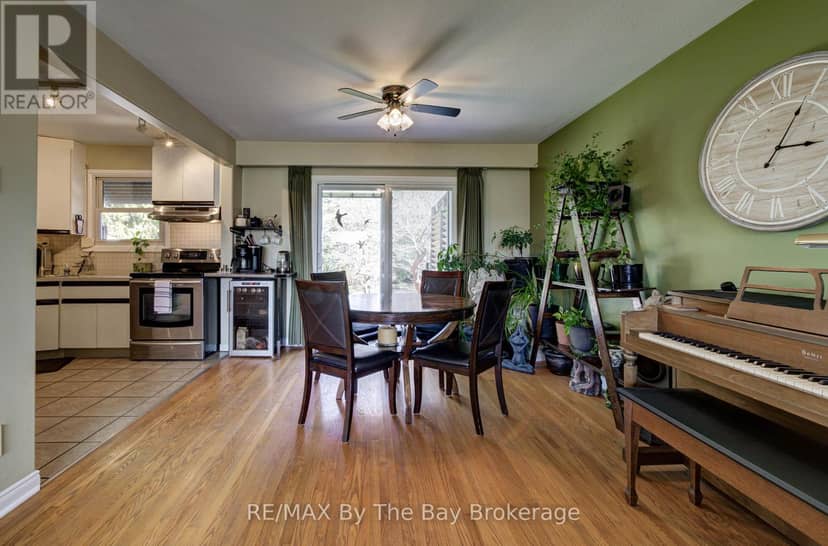 31 Saunders Street — photo 14 of 40