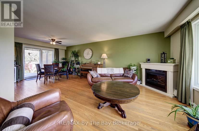 31 Saunders Street — photo 13 of 40