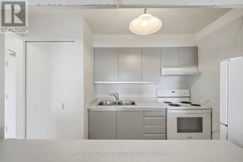 412 - 270 Brittany Drive — photo 6 of 32