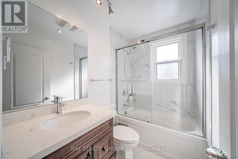 277 Lawrence Avenue E — photo 19 of 32