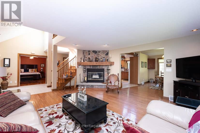 2468 Sunset Drive — photo 12 of 40