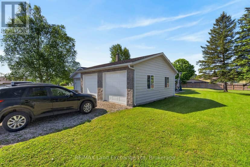 696 Josephine Street N, North Huron, photo 7