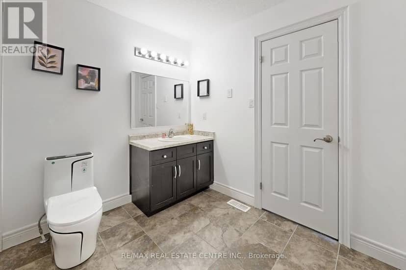 3 - 39 Kay Crescent — photo 23 of 40