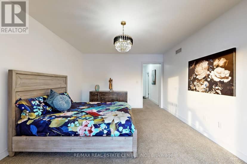 3 - 39 Kay Crescent — photo 33 of 40