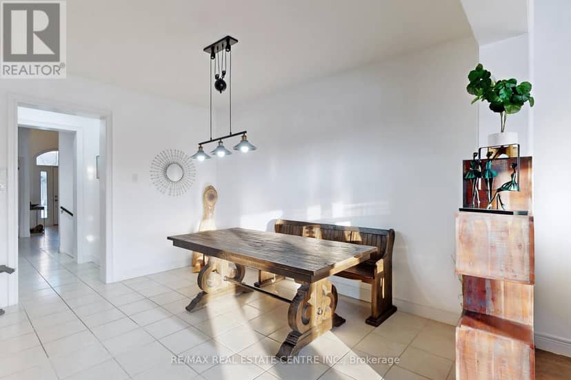 3 - 39 Kay Crescent — photo 24 of 40