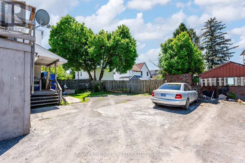 225 Louisa Street — photo 6 of 13