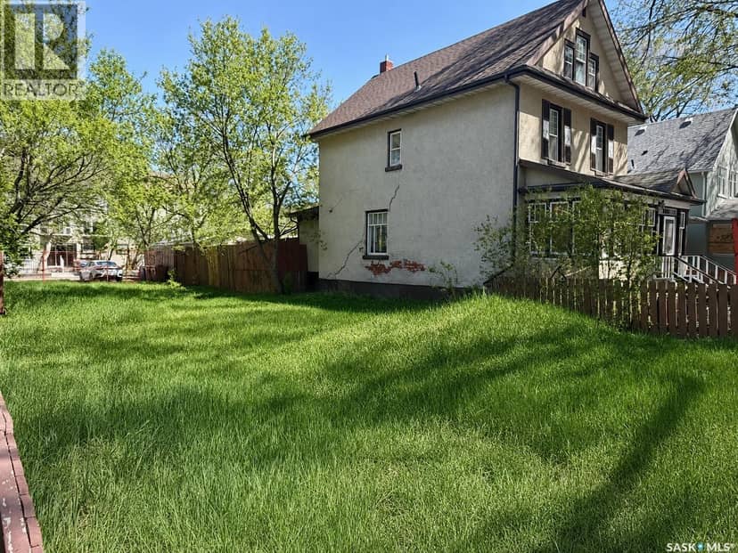 1861 St John STREET — photo 1 of 2