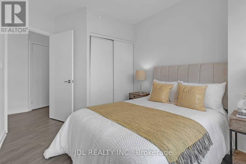 1308 - 159 Wellesley Street E — photo 18 of 32