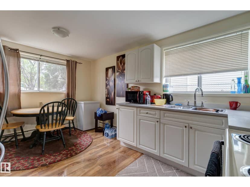 9749 88 AV NW, Edmonton, photo 5