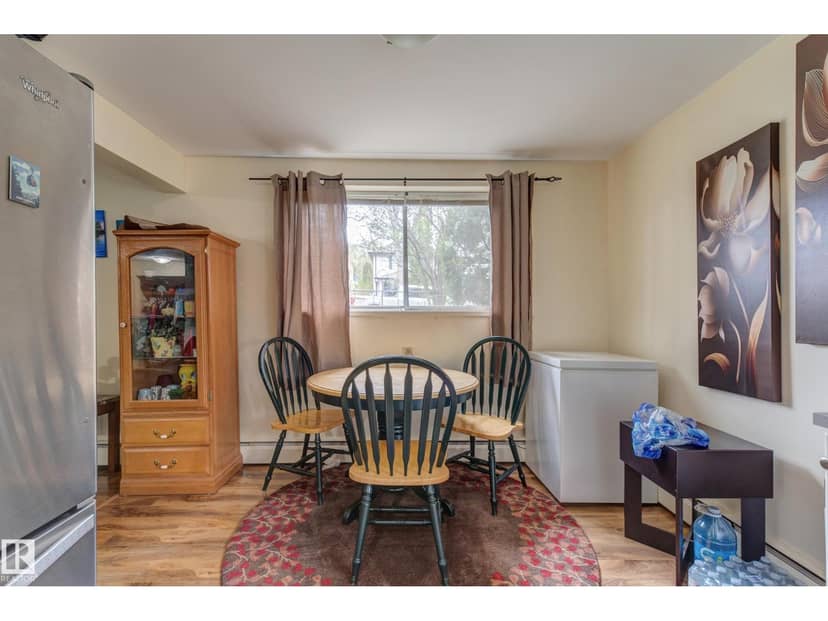 9749 88 AV NW, Edmonton, photo 8