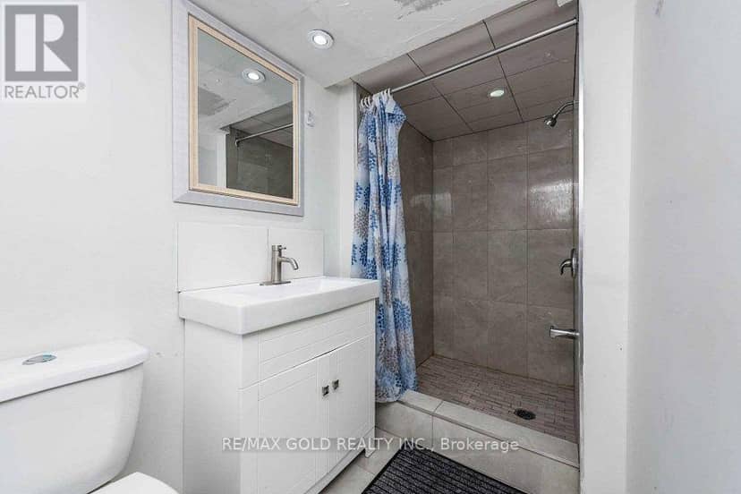 3430 Chipley Crescent — photo 13 of 17