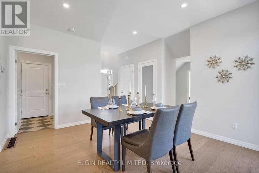4 Keba Crescent — photo 10 of 39