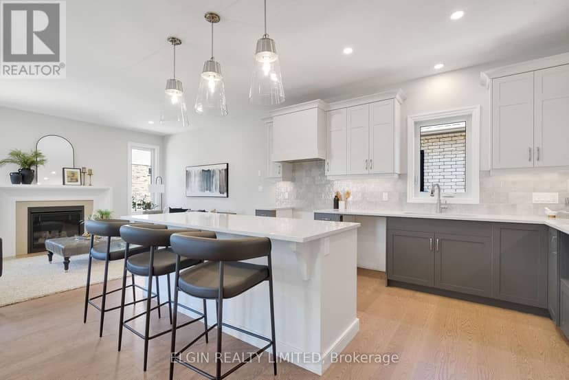 4 Keba Crescent — photo 8 of 39