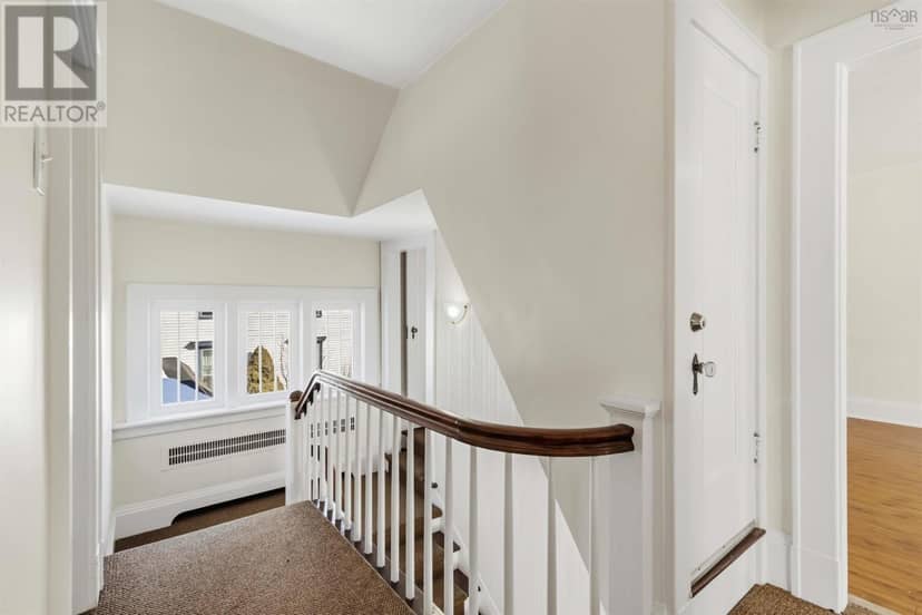 41 Alexandra Avenue — photo 22 of 40