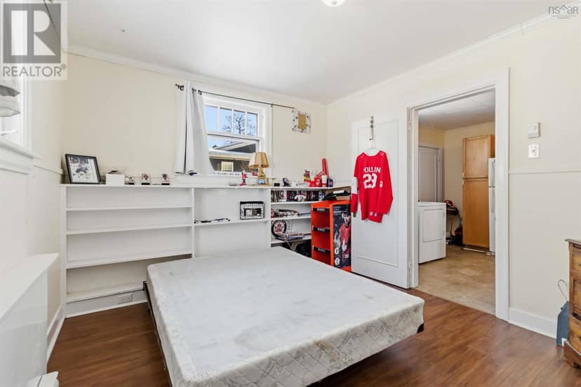 41 Alexandra Avenue — photo 38 of 40