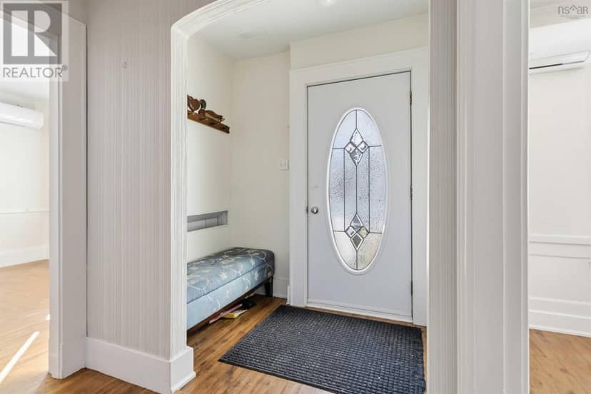 41 Alexandra Avenue — photo 8 of 40