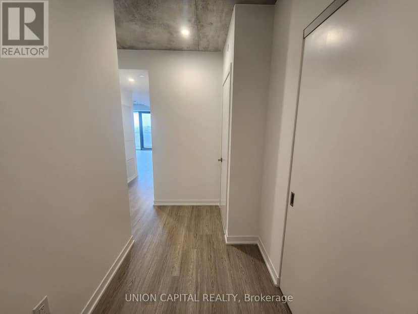 1601 - 195 McCaul Street — photo 16 of 25