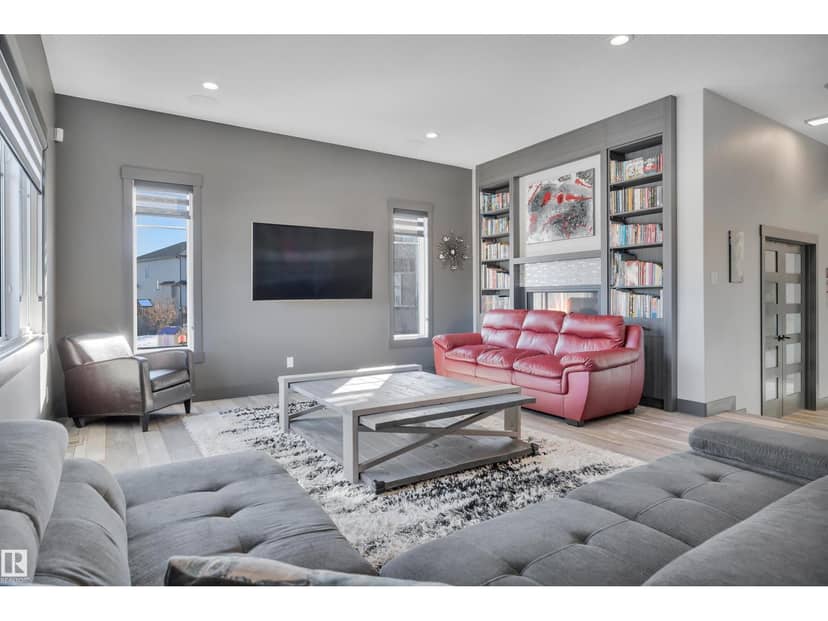 136 Kirpatrick Cr — photo 9 of 40