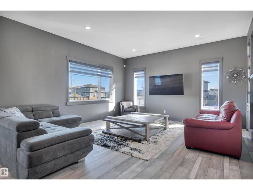 136 Kirpatrick Cr — photo 10 of 40