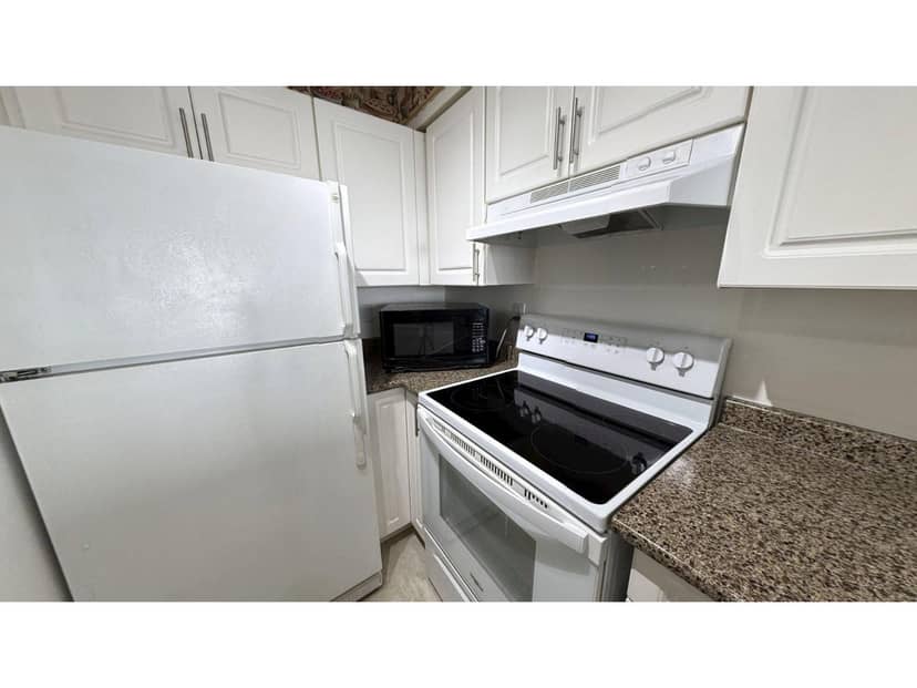 105 14355 103 AVENUE, Surrey, photo 6