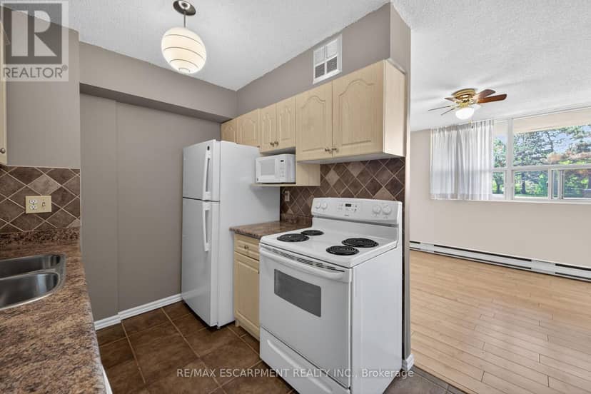 101 - 700 Dynes Road — photo 11 of 40