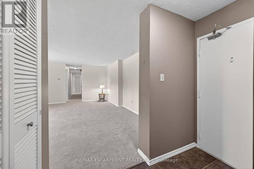 101 - 700 Dynes Road — photo 3 of 40
