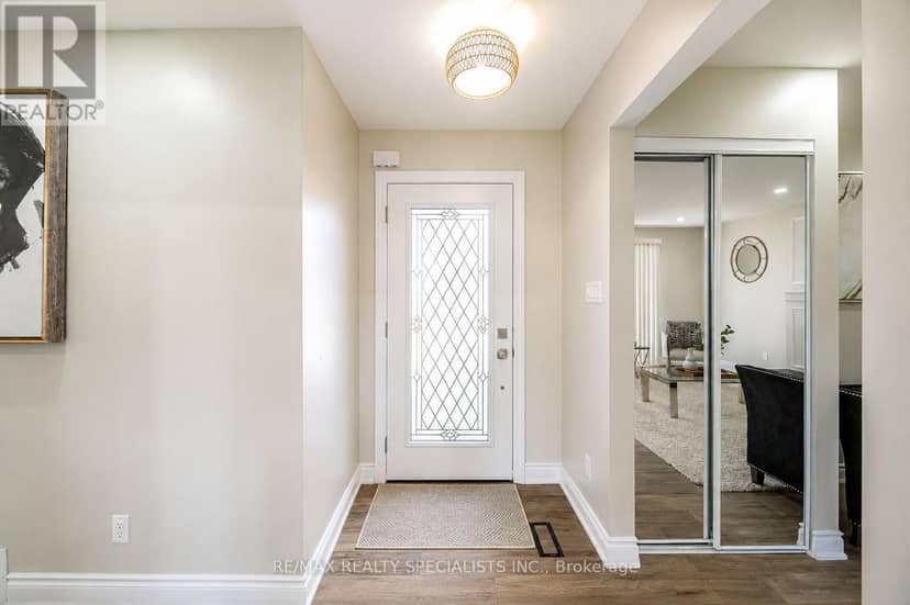 26 Allendale Road — photo 2 of 15