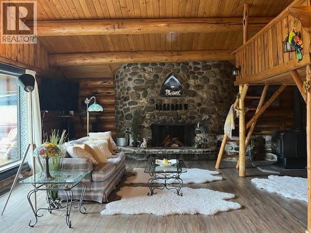 6006 VALLEYVIEW DRIVE, 100 Mile House