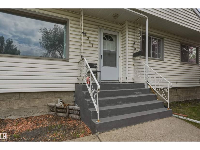 12908 120 AV NW, Edmonton, photo 2