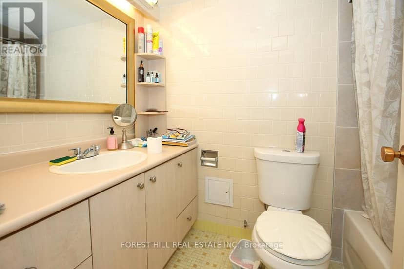 806 - 135 Antibes Drive — photo 7 of 12