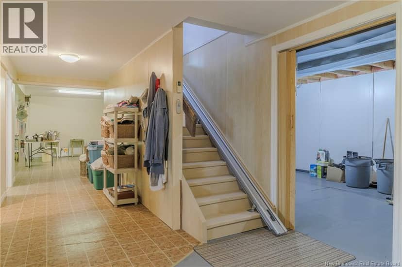 425 Landsdowne Road — photo 19 of 40