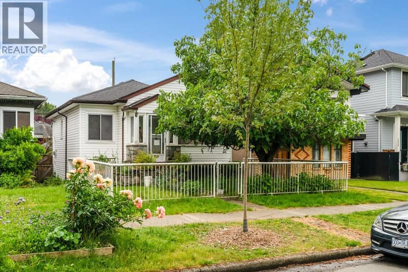 2566 VENABLES STREET, Vancouver